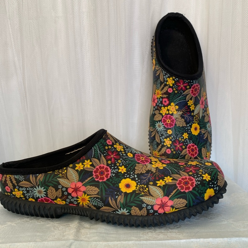 Western Chief Flowers garden rubber clogs Size 8